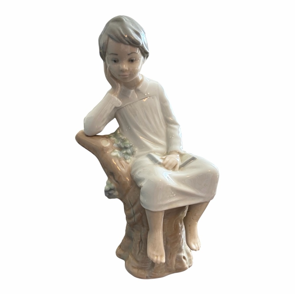 Lladro Retired Little Boy Thinking Glossy Figurine Good Condition - AS IS